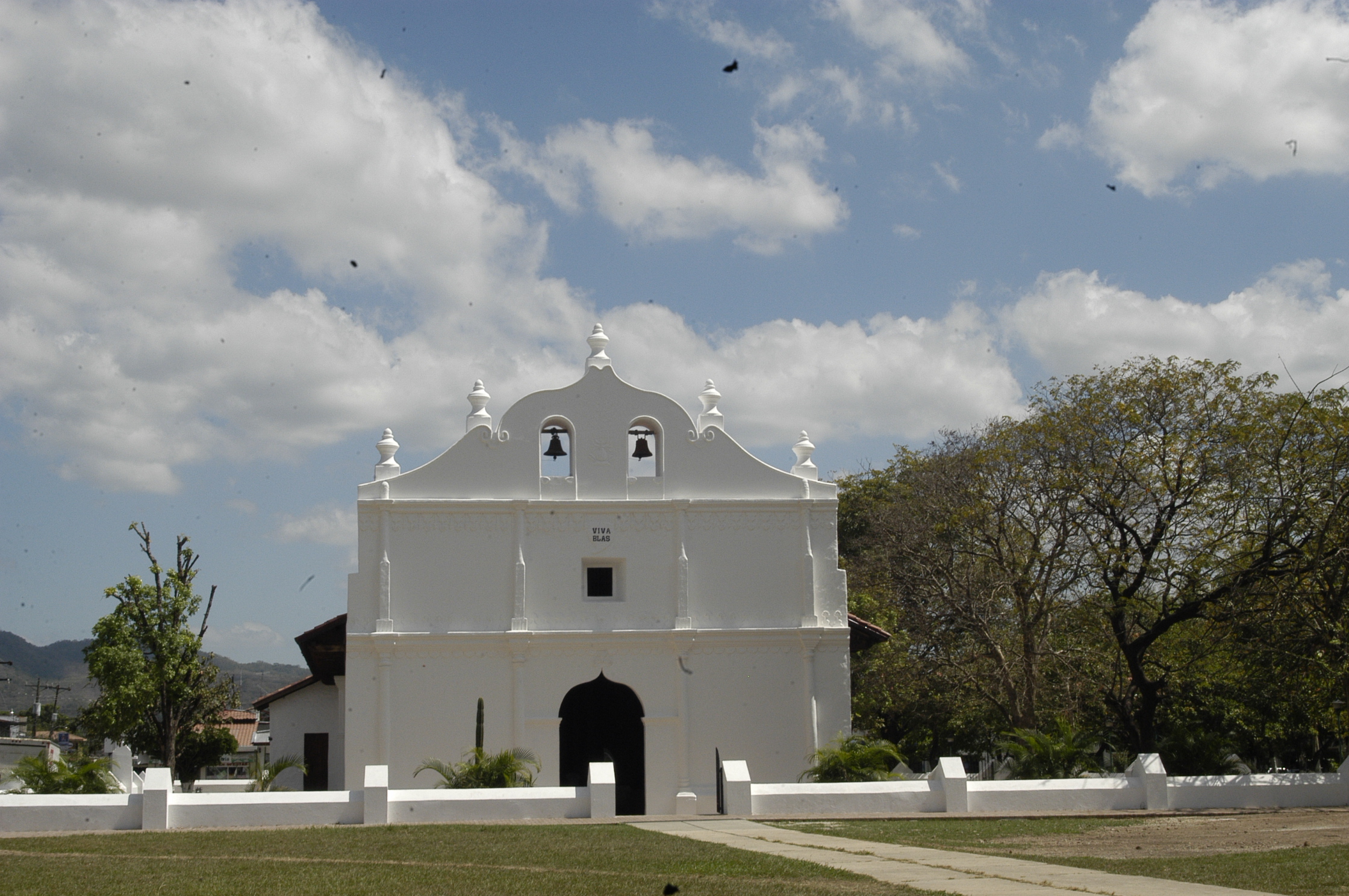 Iglesia Colonial San Blas de Nicoya, Monumento Nacional de Nicoya, febrero 2002.  En custodia en el Archivo Universitario.