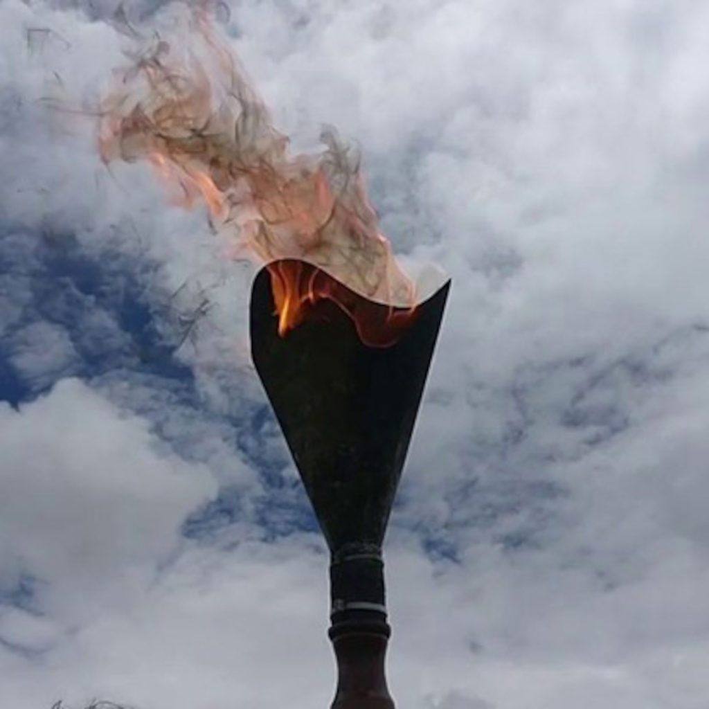 La Antorcha de la libertad o la conocida como “Llama de la libertad”, fue declarada como símbolo patrio, como representación del ideal de libertad e independencia que une a Costa Rica con sus países hermanos de Centroamérica. Su declaratoria como símbolo nacional se basa en que se le considera como un icono representativo de la libertad e idiosincrasia costarricenses.  Fuente: Presidencia de la República, Gobierno de Costa Rica. En: https://www.presidencia.go.cr/node/40 